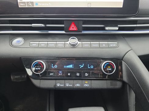 Certified 2024 Hyundai Elantra SEL FWD image 30