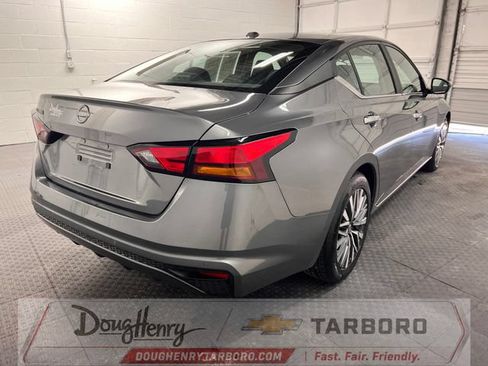 Used 2025 Nissan Altima 2.5 SV FWD image 9