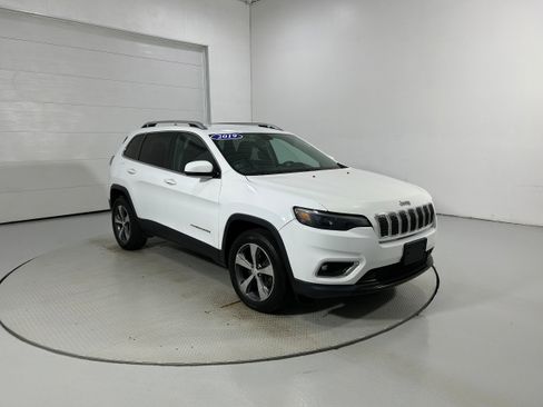 Used 2019 Jeep Cherokee Limited image 2