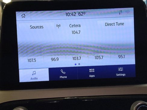 Used 2020 Ford Escape SE image 25