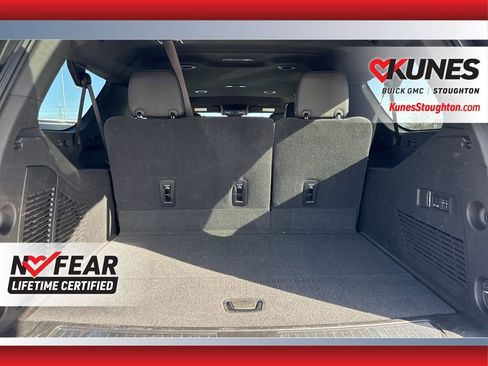 Used 2025 GMC Yukon XL Denali image 44