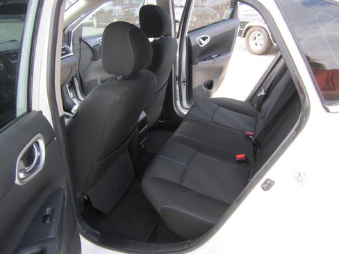 Used 2018 Nissan Sentra SR w/ SR Midnight Edition Package image 8