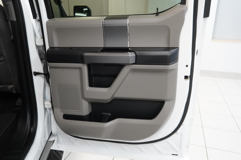Used 2019 Ford F150 XLT w/ Equipment Group 302A Luxury AWD/4WD image 28
