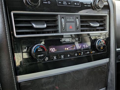 Used 2024 INFINITI QX80 Luxe image 17