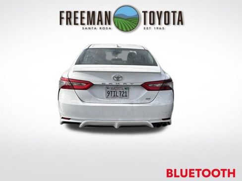 Used 2019 Toyota Camry SE FWD image 6