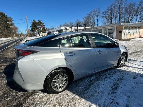 Used 2016 Toyota Prius Two image 4