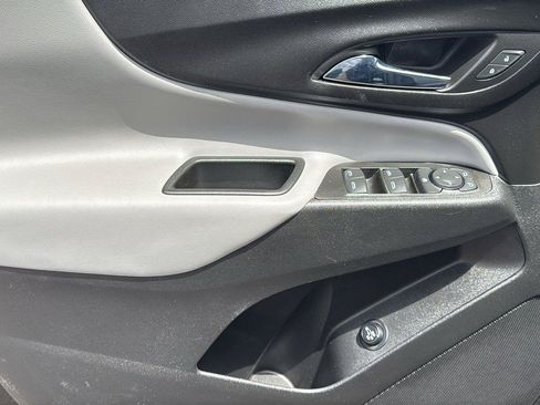 Used 2022 Chevrolet Equinox LT AWD/4WD image 13