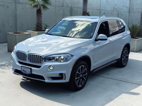 Used 2018 BMW X5 xDrive35i w/ M Sport Package AWD/4WD image 4