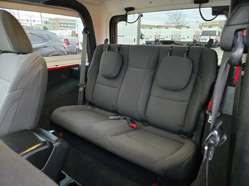 Used 2019 Jeep Wrangler Sport S image 27