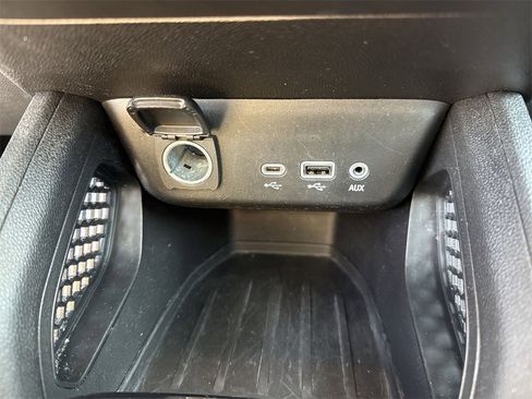 Used 2021 Chevrolet TrailBlazer LT image 28