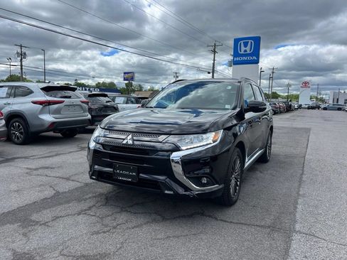 Used 2022 Mitsubishi Outlander GT AWD/4WD image 1