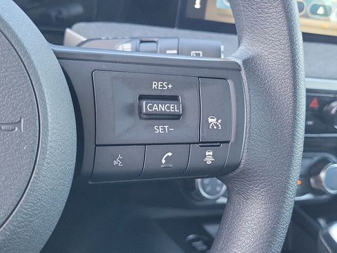 Certified 2025 Nissan Kicks SV FWD image 30