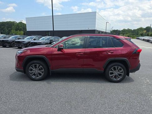 Used 2022 Toyota RAV4 XLE Premium AWD/4WD image 6