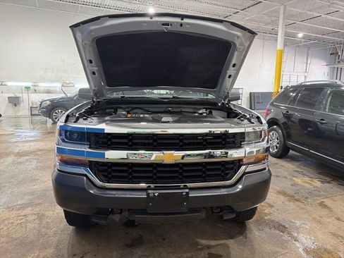 Used 2018 Chevrolet Silverado 1500 W/T w/ Trailering Package AWD/4WD image 32
