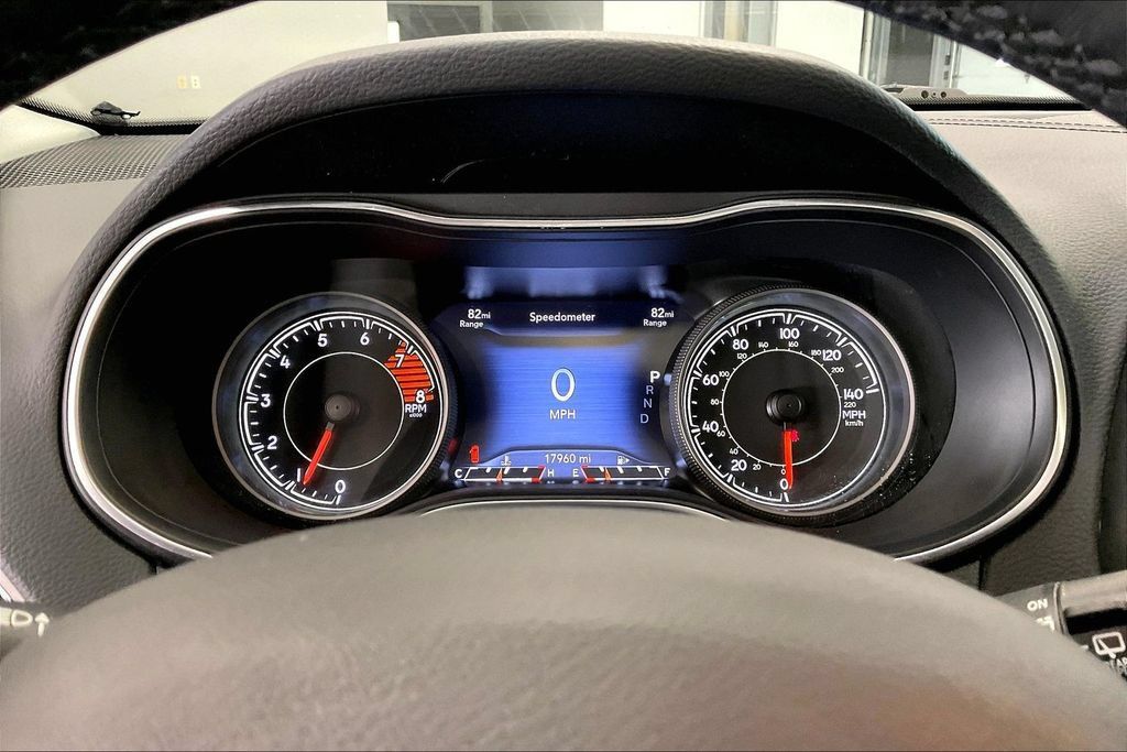 Used 2021 Jeep Cherokee Limited AWD/4WD image 14
