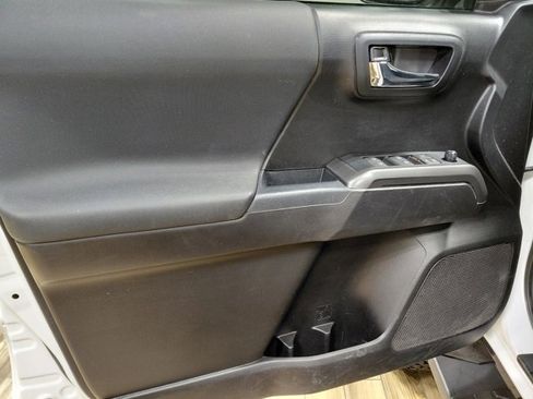 Used 2019 Toyota Tacoma TRD Off-Road image 39