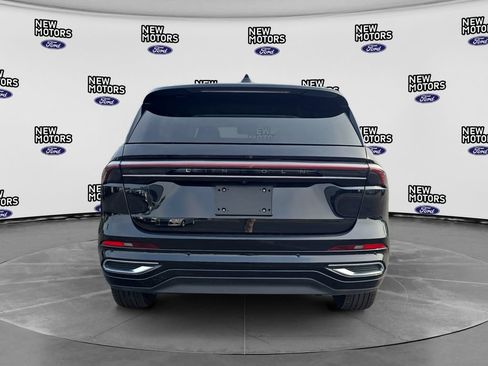 Used 2024 Lincoln Nautilus Reserve w/ Equipment Group 202A AWD/4WD image 3