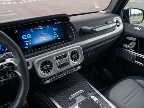 Used 2025 Mercedes-Benz G 580 w/ EQ Technology image 16