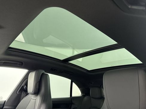 Used 2025 Porsche Macan Electric image 43