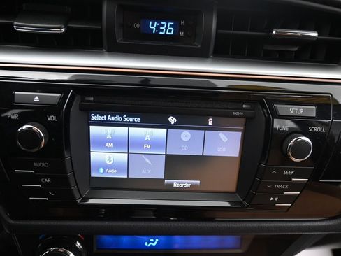 Used 2014 Toyota Corolla LE image 23