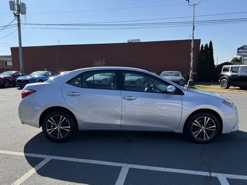 Used 2016 Toyota Corolla L image 2