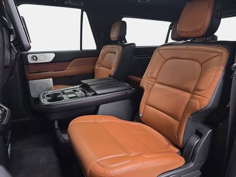Used 2020 Lincoln Navigator L Reserve w/ Luxury Package AWD/4WD image 13