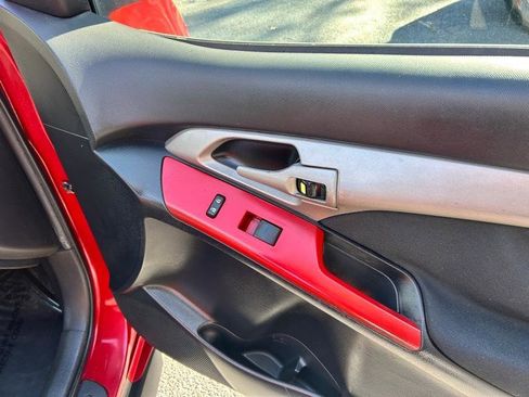 Used 2010 Pontiac Vibe w/ Preferred Package image 39