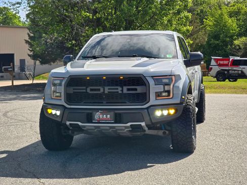 Used 2017 Ford F150 Raptor w/ Equipment Group 802A Luxury AWD/4WD image 22