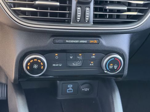 Used 2022 Ford Escape SE FWD image 23