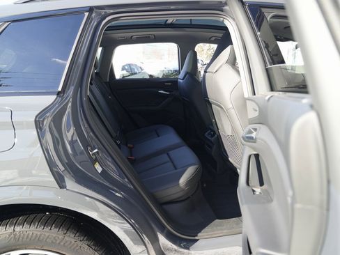 Used 2025 Audi Q6 e-tron Premium Plus w/ Premium Plus image 40