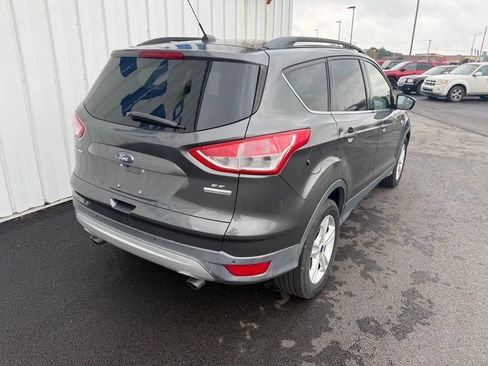 Used 2016 Ford Escape SE w/ Equipment Group 201A FWD image 8