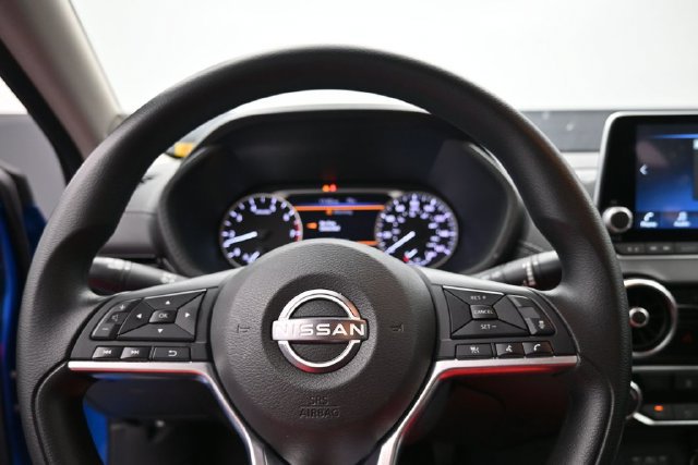 Used 2025 Nissan Sentra SV FWD image 16