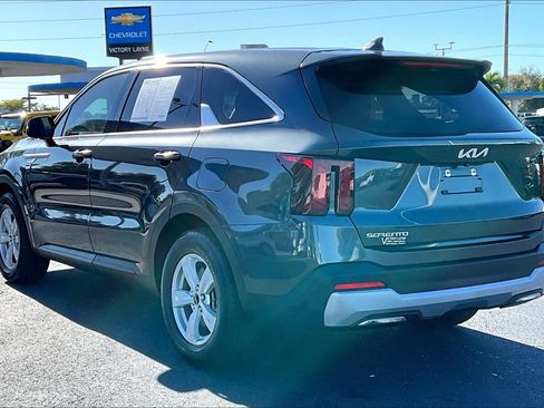 Used 2024 Kia Sorento LX image 3