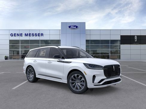 New 2026 Lincoln Aviator 2WD image 29