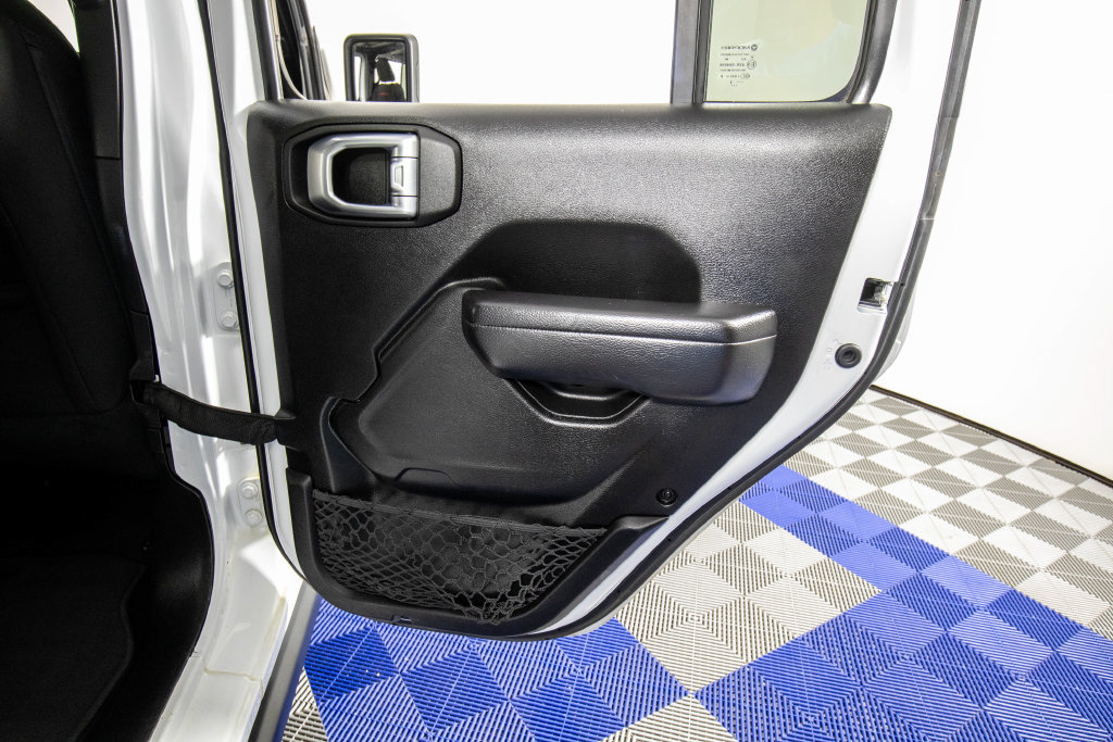 Used 2023 Jeep Wrangler Unlimited Rubicon AWD/4WD image 17