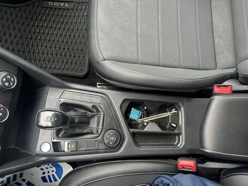 Used 2022 Volkswagen Taos SE image 13