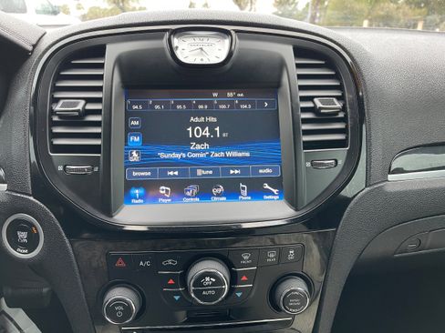 Used 2014 Chrysler 300 Uptown Edition w/ Quick Order Package 22M image 15