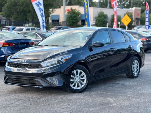 Used 2024 Kia Forte LX FWD image 1