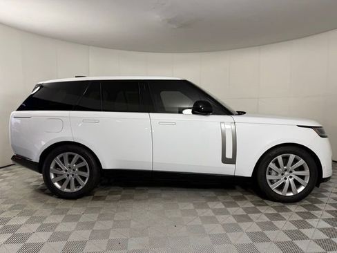 New 2025 Land Rover Range Rover SE image 8