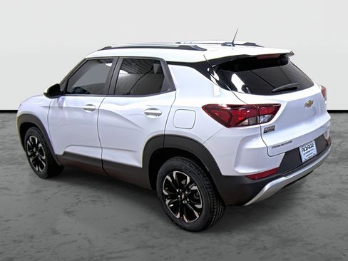 Certified 2023 Chevrolet TrailBlazer LT w/ Convenience Package image 2