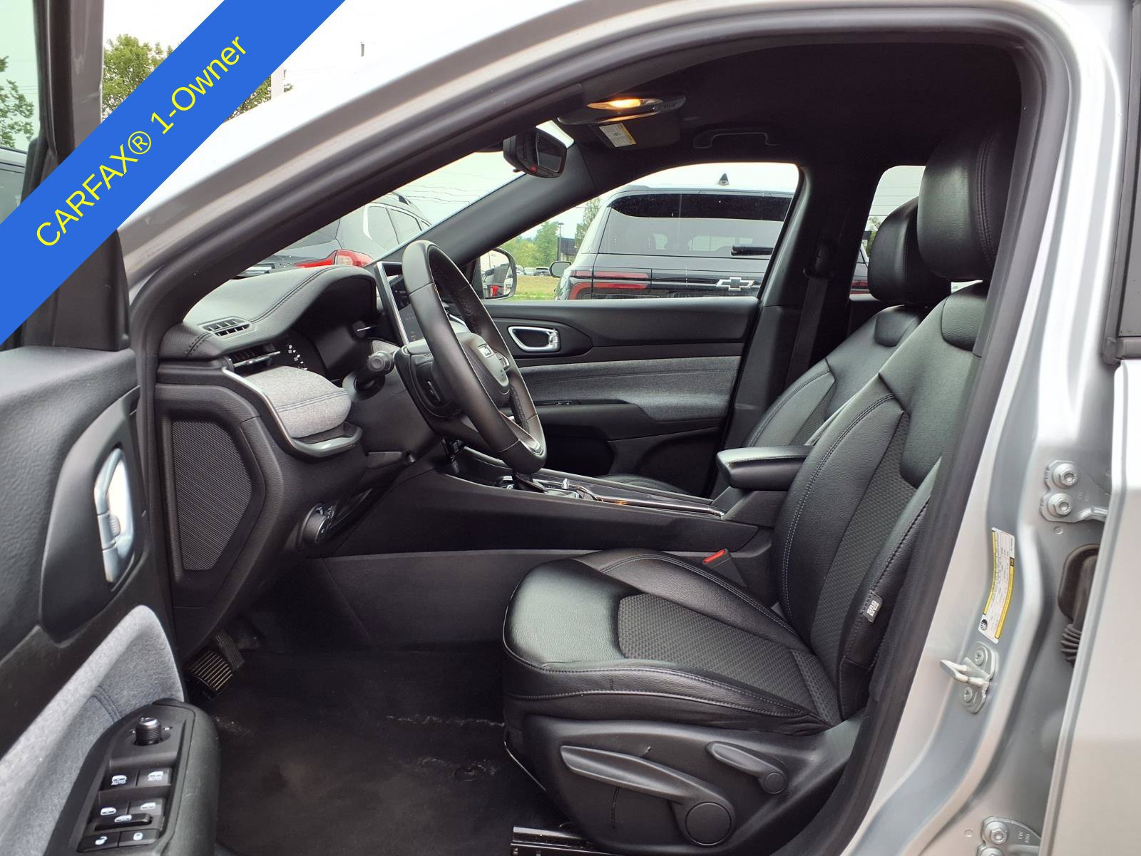 Used 2024 Jeep Compass Latitude AWD/4WD image 17