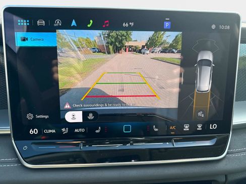 New 2025 Volkswagen Tiguan SE image 24