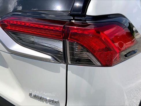 Used 2019 Toyota RAV4 Limited FWD image 30