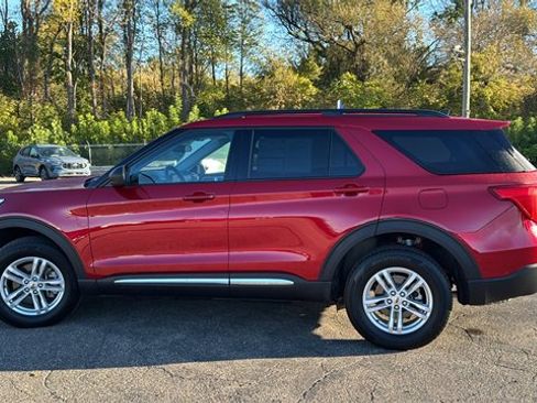 Certified 2023 Ford Explorer XLT w/ Equipment Group 202A image 6