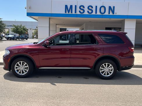 Used 2021 Dodge Durango SXT AWD/4WD image 4