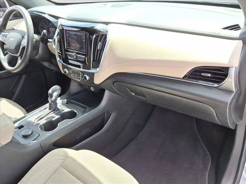 Used 2023 Chevrolet Traverse LS FWD image 21