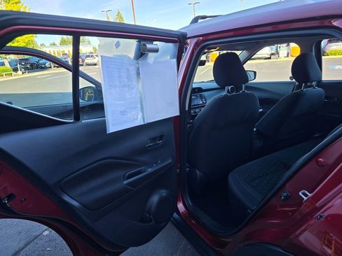 Used 2023 Nissan Kicks SV w/ Interior Electronics Package FWD image 9