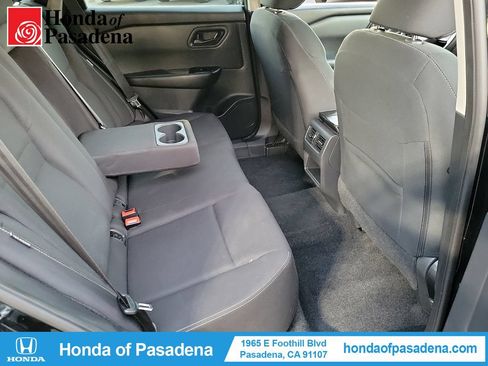 Used 2024 Nissan Rogue S FWD image 25