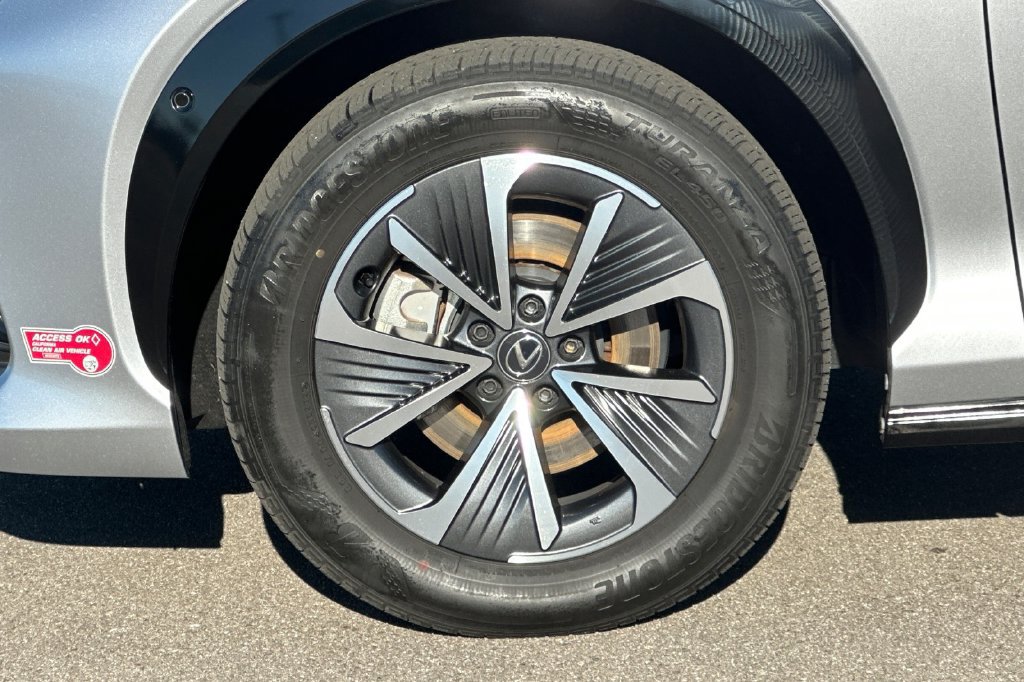 Used 2023 Lexus RZ 450e Premium w/ Technology Package AWD/4WD image 25