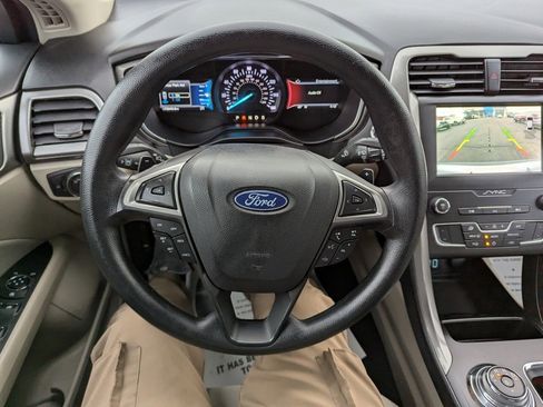 Used 2019 Ford Fusion SE image 20